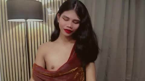 Snapshot of yourfavoratevivian chatting on 11-17-25, 05:46 Vivian online show from 11-17-25, 05:46