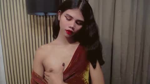 Snapshot of yourfavoratevivian chatting on 11-18-25, 07:29 Vivian online show from 11-18-25, 07:29