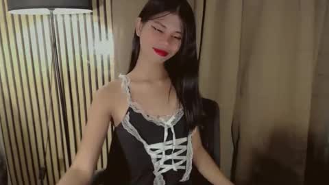 Snapshot of yourfavoratevivian chatting on 11-25-25, 12:54 Vivian online show from 11-25-25, 12:54