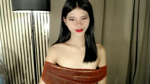 Snapshot of yourfavoratevivian chatting on 12-14-25, 05:24 Vivian online show from 12-14-25, 05:24