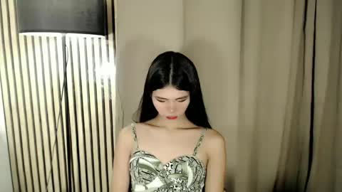 Snapshot of yourfavoratevivian chatting on 12-15-25, 07:18 Vivian online show from 12-15-25, 07:18