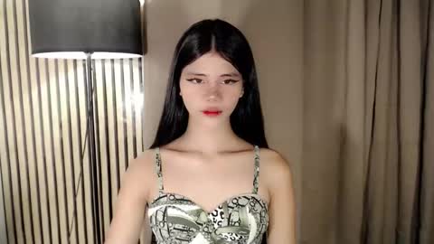 Snapshot of yourfavoratevivian chatting on 12-17-25, 06:58 Vivian online show from 12-17-25, 06:58