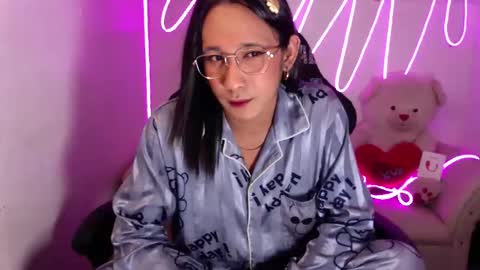 ZOE KHATE online show from 04-12-26, 01:38