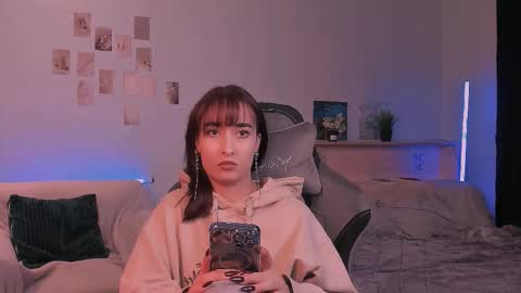 violett online show from 10-04-25, 07:34