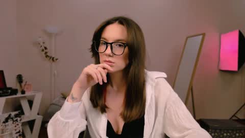 Chloe online show from 01-24-25, 07:39