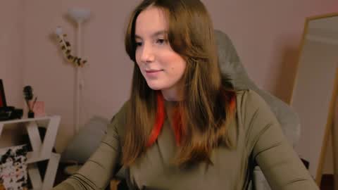 Chloe online show from 01-26-25, 08:23