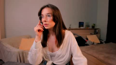 Chloe online show from 02-07-25, 04:37