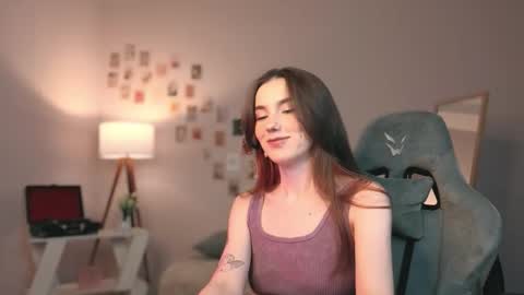 Chloe online show from 09-10-25, 08:20