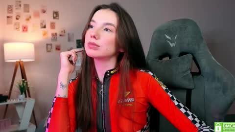 Chloe online show from 10-27-25, 04:16