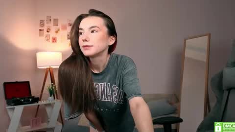 Chloe online show from 10-28-25, 03:43