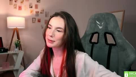 Chloe online show from 11-11-25, 04:45