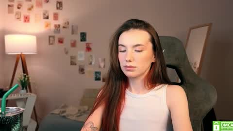 Chloe online show from 11-17-25, 04:51