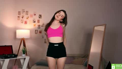 Chloe online show from 11-19-25, 05:40