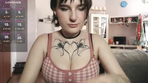 Snapshot of yourhanna_ chatting on 10-07-25, 11:29 hanna online show from 10-07-25, 11:29