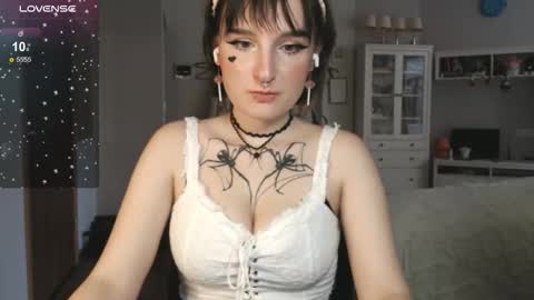 Snapshot of yourhanna_ chatting on 10-18-25, 01:56 hanna online show from 10-18-25, 01:56