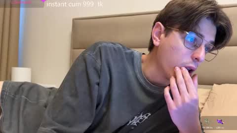 Snapshot of yourhotchristian chatting on 11-29-25, 05:32 Chris online show from 11-29-25, 05:32