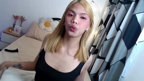Snapshot of yourhotpatricia69 chatting on 10-19-25, 04:24 patty online show from 10-19-25, 04:24