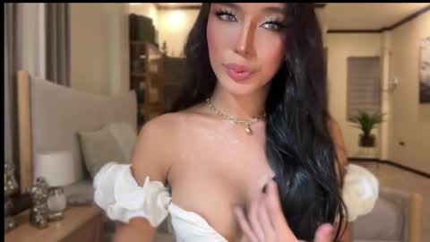 Snapshot of yourlovingpearlita1000 chatting on 10-22-25, 12:16 Pearl online show from 10-22-25, 12:16