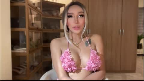 Snapshot of yourlovingpearlita1000 chatting on 11-13-25, 09:19 Pearl online show from 11-13-25, 09:19