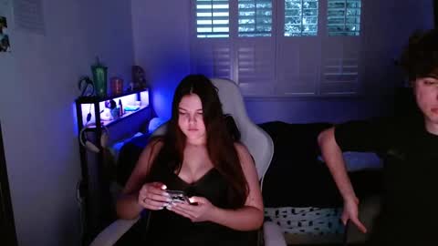 yourmila1 online show from 02-17-26, 01:57