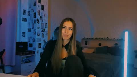 Snapshot of yourrdanceteacher chatting on 11-11-25, 07:36 Eva online show from 11-11-25, 07:36