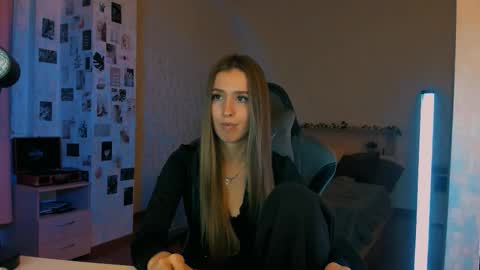 Snapshot of yourrdanceteacher chatting on 11-13-25, 07:24 Eva online show from 11-13-25, 07:24