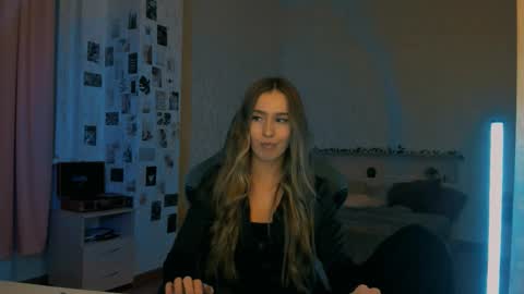 Snapshot of yourrdanceteacher chatting on 11-22-25, 07:46 Eva online show from 11-22-25, 07:46