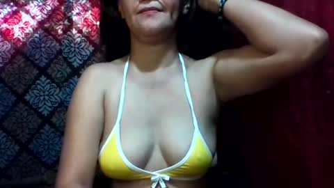Snapshot of yourshygirl82 chatting on 01-17-25, 06:47 im MAY online show from 01-17-25, 06:47