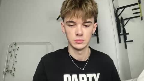 yoursweetyguy online show from 12-15-25, 03:16