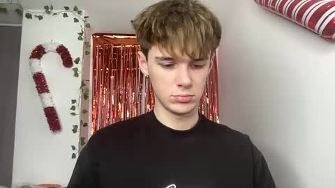 Snapshot of yoursweetyguy chatting on 01-06-26, 02:21 yoursweetyguy online show from 01-06-26, 02:21