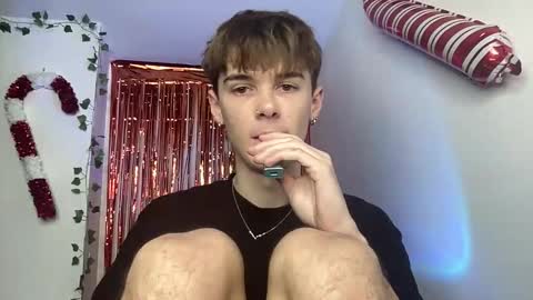 Snapshot of yoursweetyguy chatting on 01-08-26, 02:52 yoursweetyguy online show from 01-08-26, 02:52