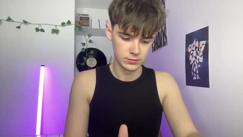 Snapshot of yoursweetyguy chatting on 04-01-26, 04:37 yoursweetyguy online show from 04-01-26, 04:37