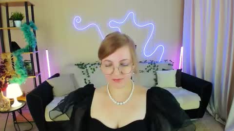 Alice online show from 11-09-25, 09:18