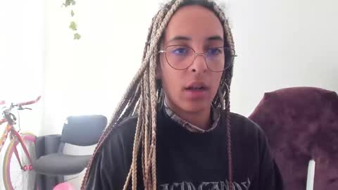 Snapshot of youwishtobeme chatting on 01-27-25, 10:06 elizabeth ju online show from 01-27-25, 10:06