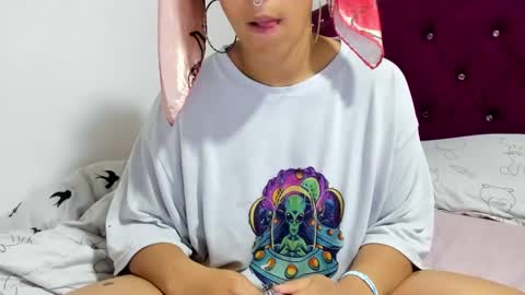 Snapshot of youwishtobeme chatting on 02-17-25, 03:25 elizabeth ju online show from 02-17-25, 03:25