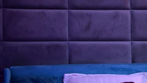 Foxie online show from 11-11-25, 04:40