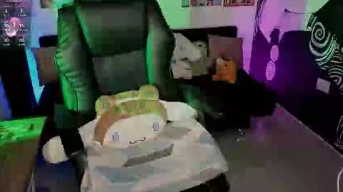    rawr   Anne Independent model      online show from 01-14-26, 11:53