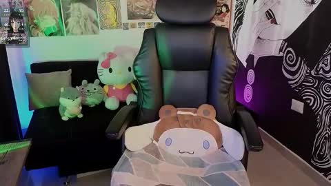    rawr   Anne Independent model      online show from 02-04-26, 10:15