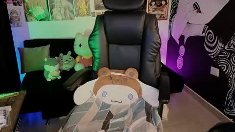    rawr   Anne Independent model      online show from 02-11-26, 12:37