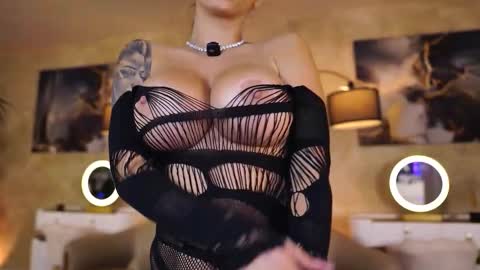 Snapshot of yuliadesirevska chatting on 10-13-25, 05:46 Yulia online show from 10-13-25, 05:46