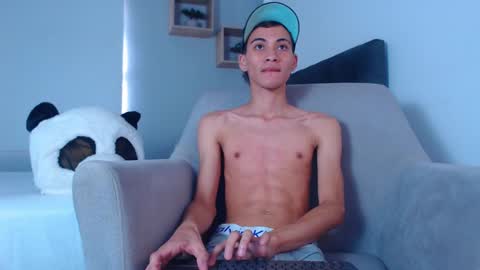 yulian_vasquez online show from 02-20-25, 03:19