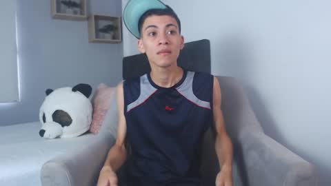 yulian_vasquez online show from 02-28-25, 12:20