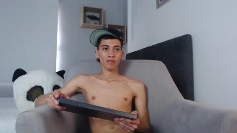 yulian_vasquez online show from 03-09-25, 03:16