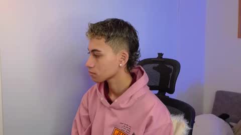 yulian_vasquez online show from 10-08-25, 12:14