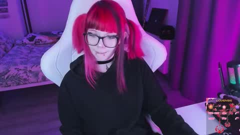 Snapshot of yumi_youkai chatting on 10-16-25, 09:49 Yumi 3 online show from 10-16-25, 09:49