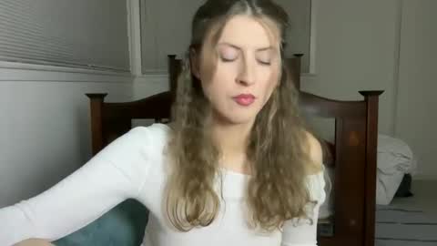 yumiandwolf online show from 11-17-25, 11:54