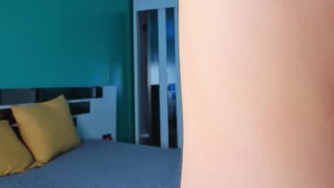 Yumi online show from 12-17-25, 05:57