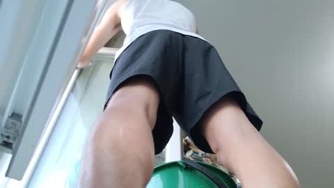 Snapshot of yummyalexxx chatting on 11-28-25, 01:25 Alex online show from 11-28-25, 01:25