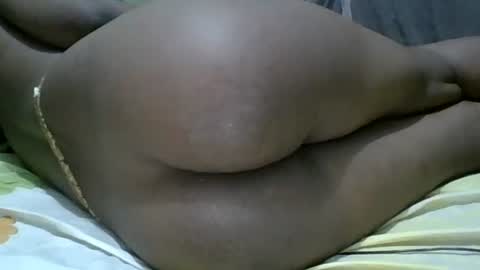 Snapshot of yummychocolate_2 chatting on 10-07-25, 01:47 YUMMY online show from 10-07-25, 01:47
