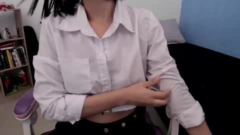 Yuna online show from 12-27-24, 07:03